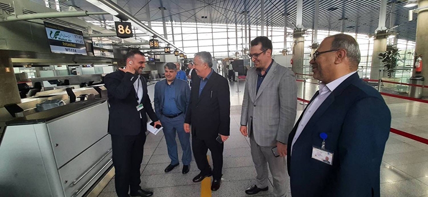 بازدید قائم مقام مدیر عامل بانک ملی ایران از شعبه فرودگاه امام (ره)