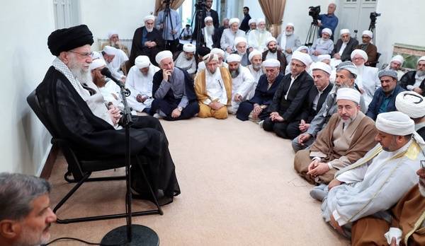 رهبر انقلاب: وحدت نه یک تاکتیک سیاسی، بلکه یک اصل قرآنی است