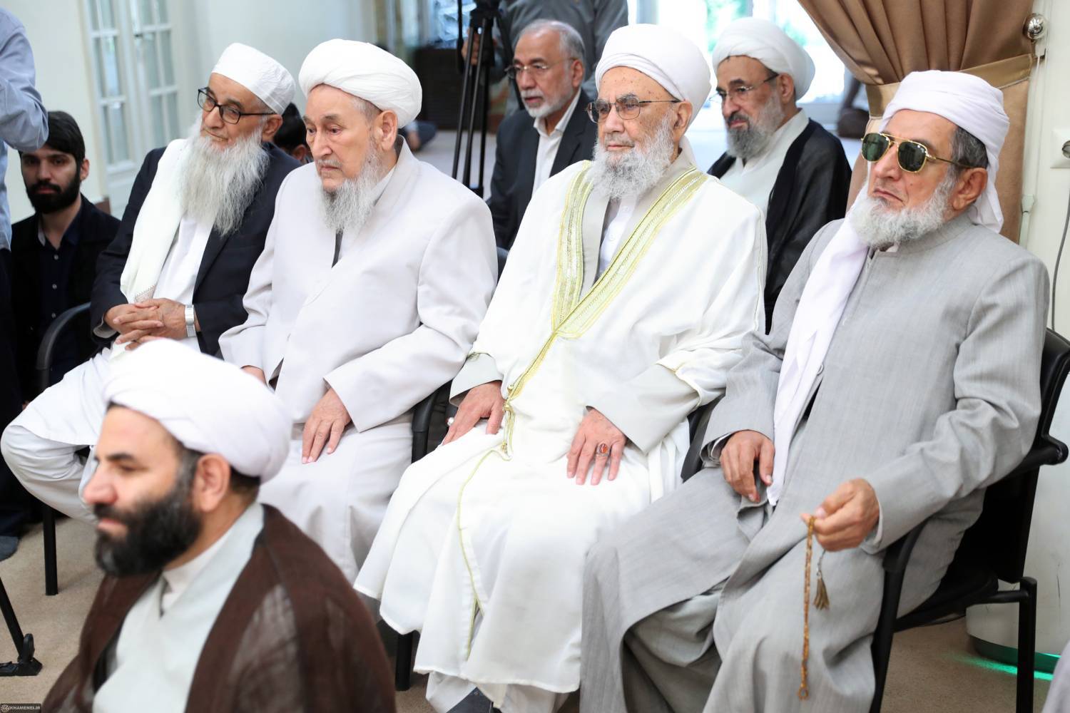 رهبر انقلاب: وحدت نه یک تاکتیک سیاسی، بلکه یک اصل قرآنی است