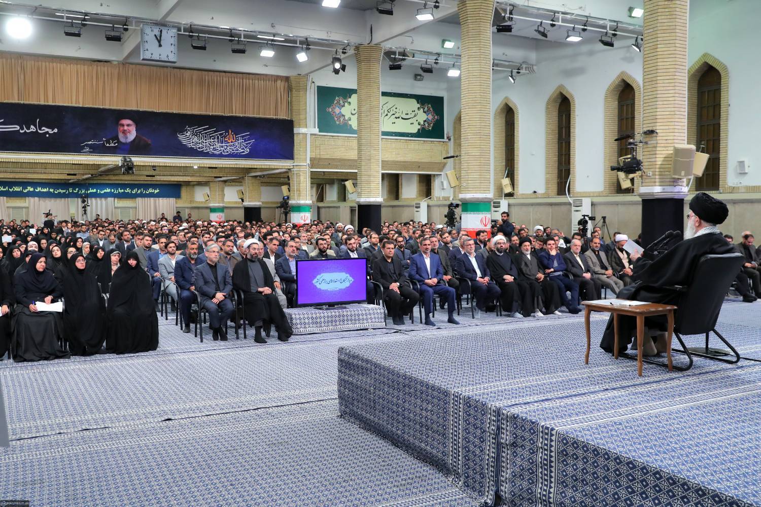 دیدار پائیزی رهبر با نخبگان