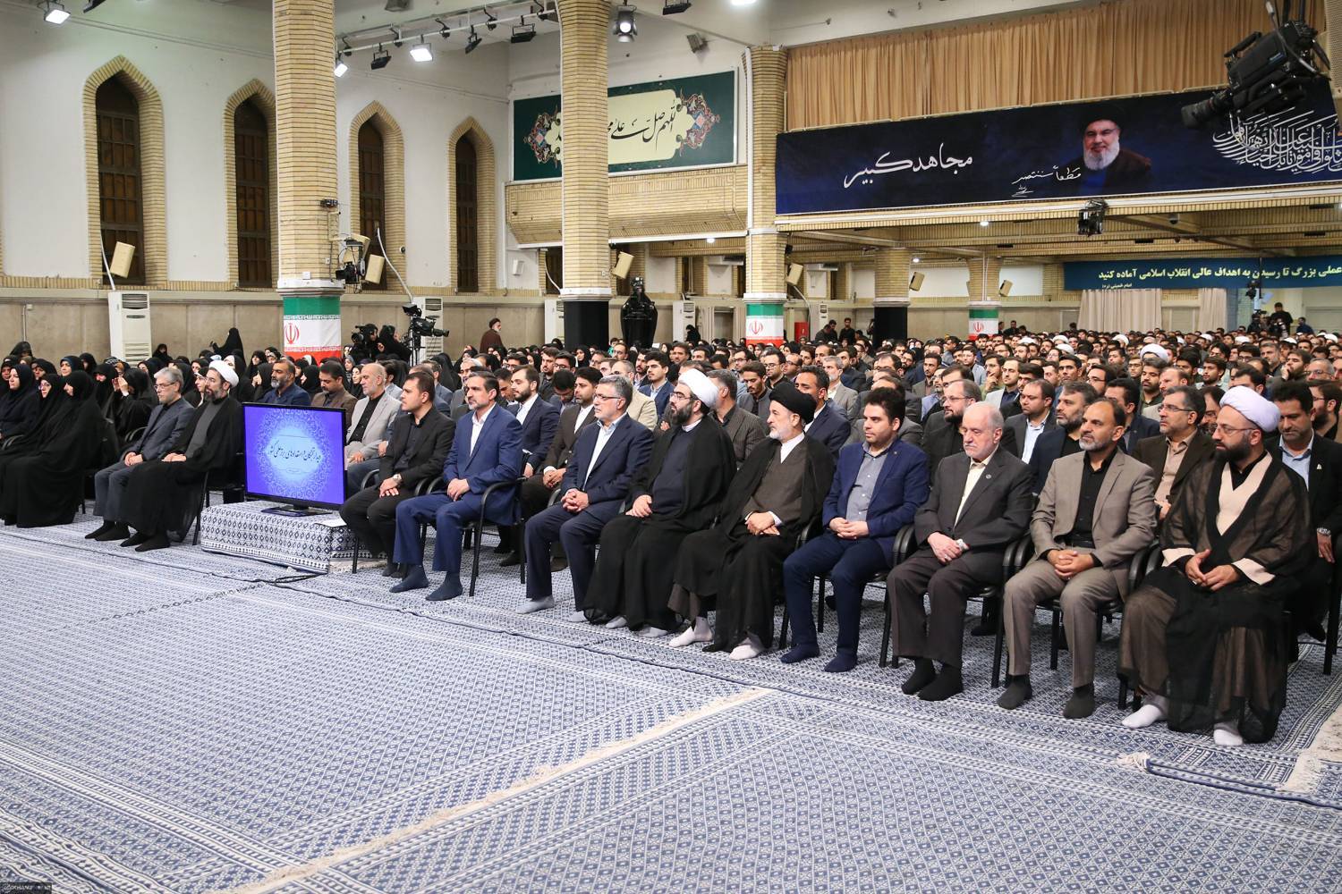 دیدار پائیزی رهبر با نخبگان