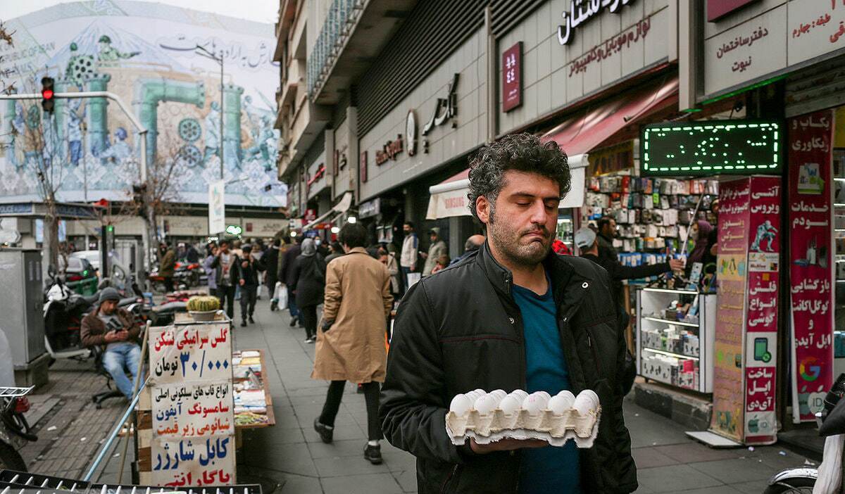 افزایش درآمد ،بی تاثیر در معیشت: سبقت درآمد خانوار از هزینه‌ها در ۳۰ سال اخیر