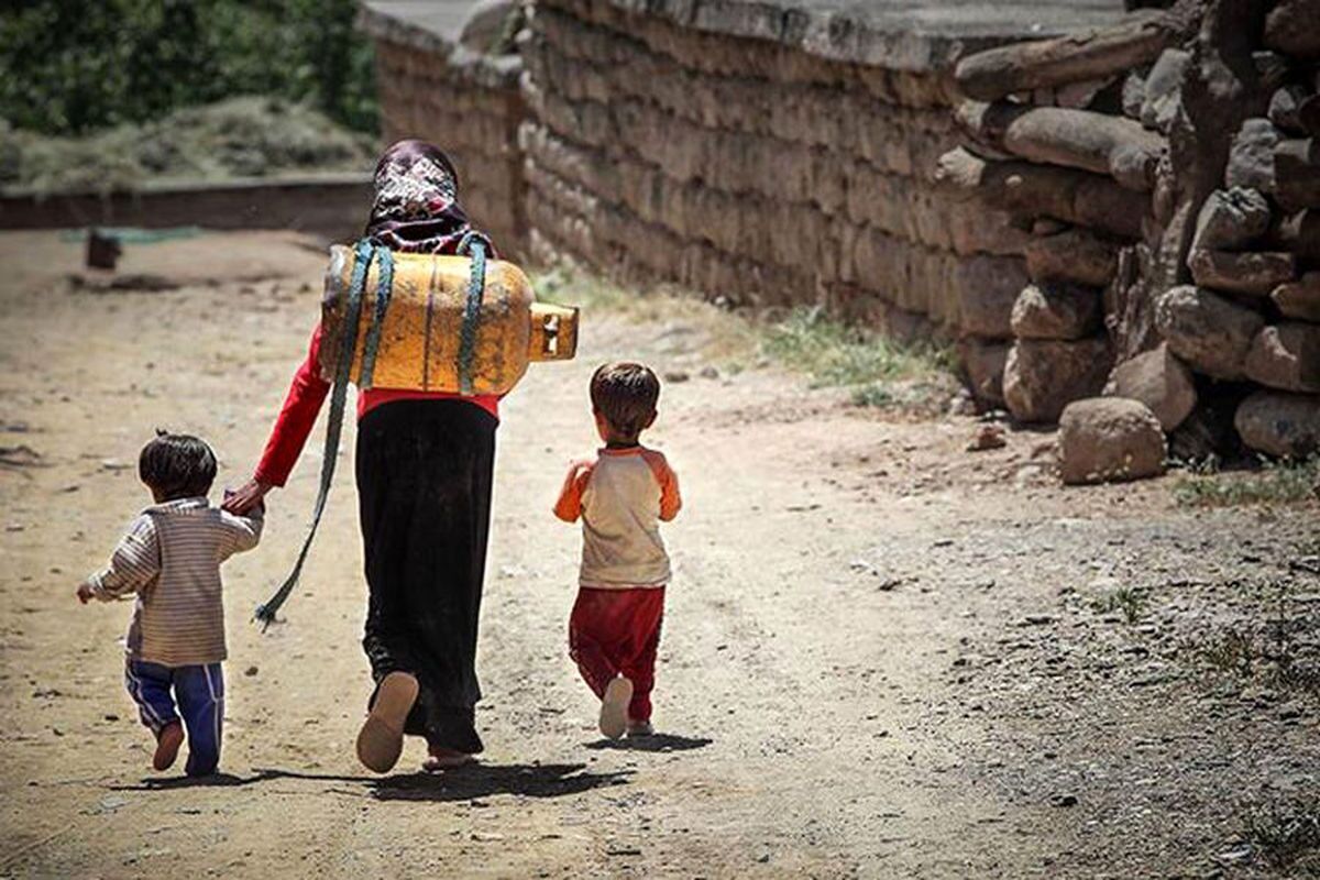 ۲۰ میلیون نفر از جمعیت ما حاشیه نشین هستند، حدود ۳ درصد از این جامعه دچار فقر حاد هستند + وظیفه شما برنامه ریزی و سیاستگذاری برای توسعه روستاهاست نه تمرکز بر حاشیه نشینی