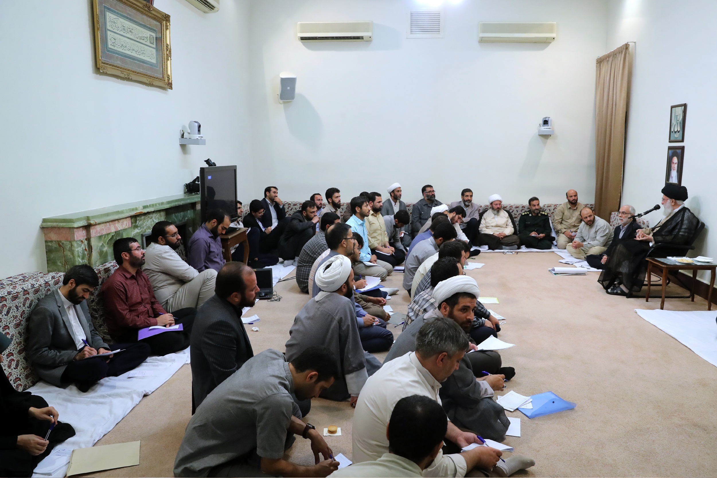 اگر یک جوان رییس دولت شود، همه مدیرانی که به طور عادی در همه سطوح روی کار می‌آیند، جوان خواهند بود