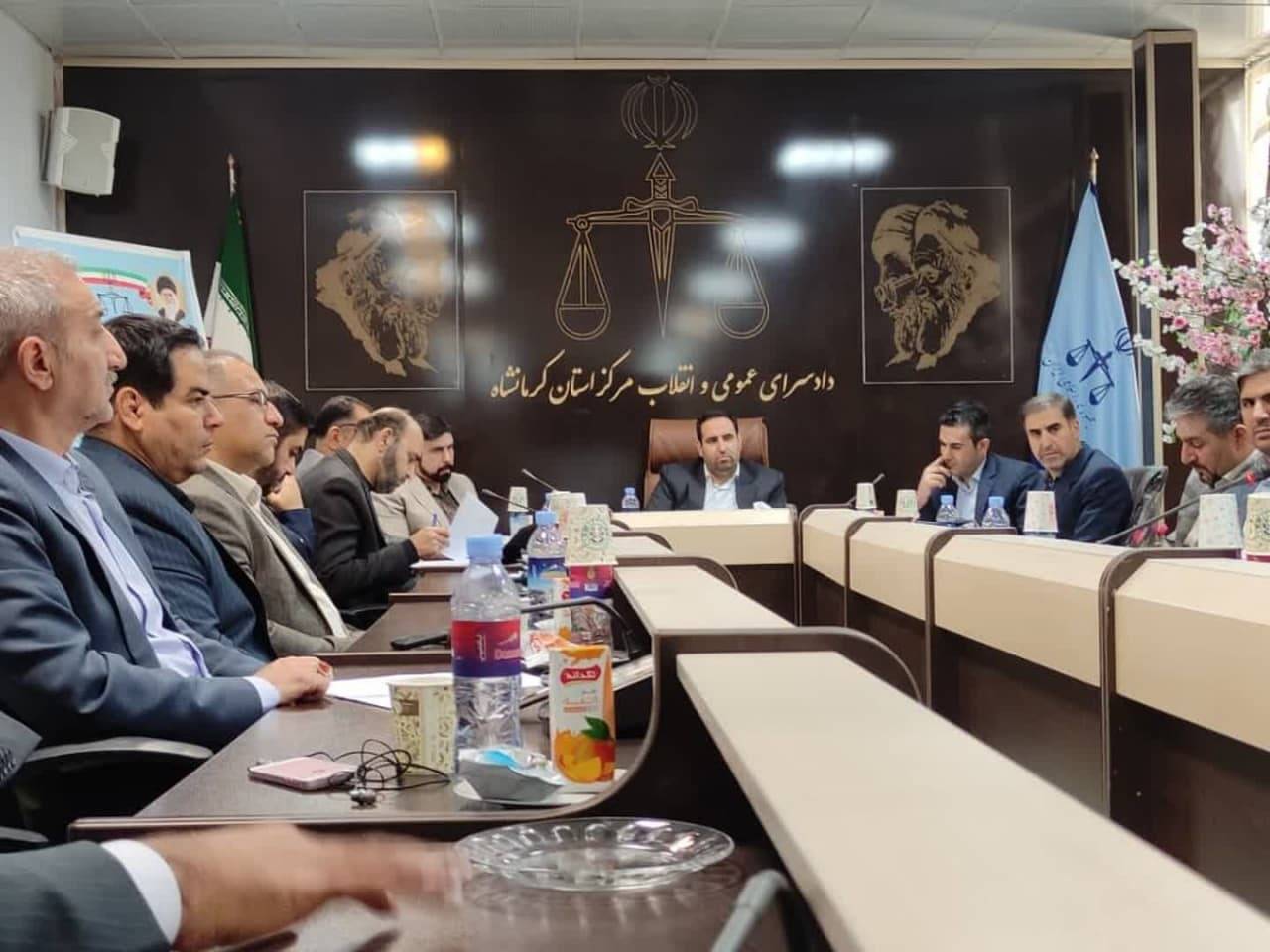 اجرائیات شهرداری اموال‌ توقیفی را تعیین تکلیف کند + در کدام شهر بعد از جمع آوری اموال دست فروشان رسید صادر کرده اند جناب دادستان؟