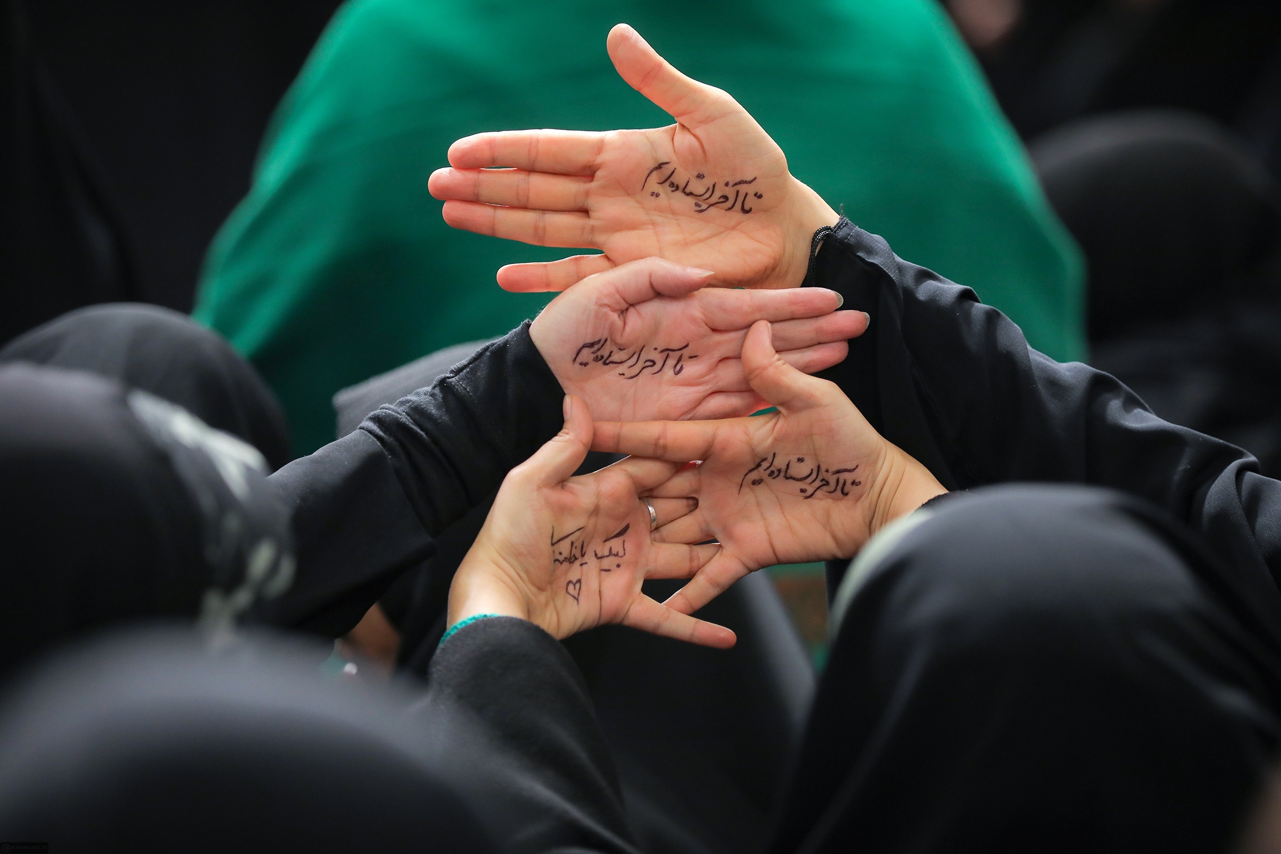 بیانات رهبر در دیدار با مردم قم