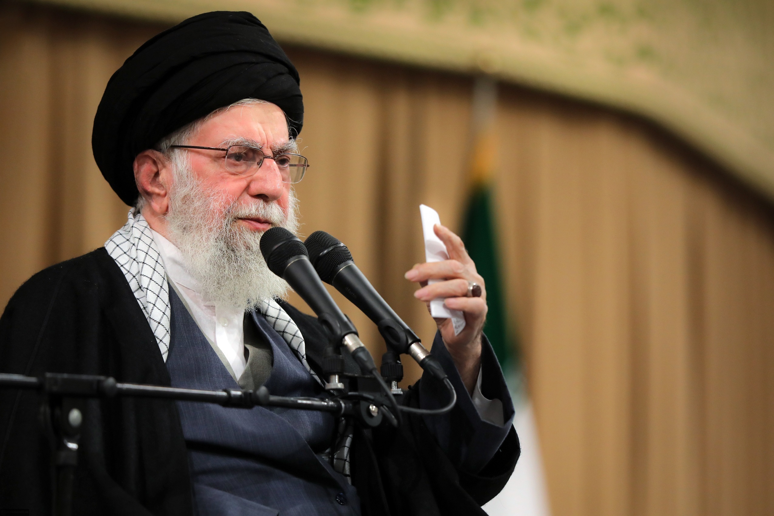 بیانات رهبر در دیدار با مردم قم