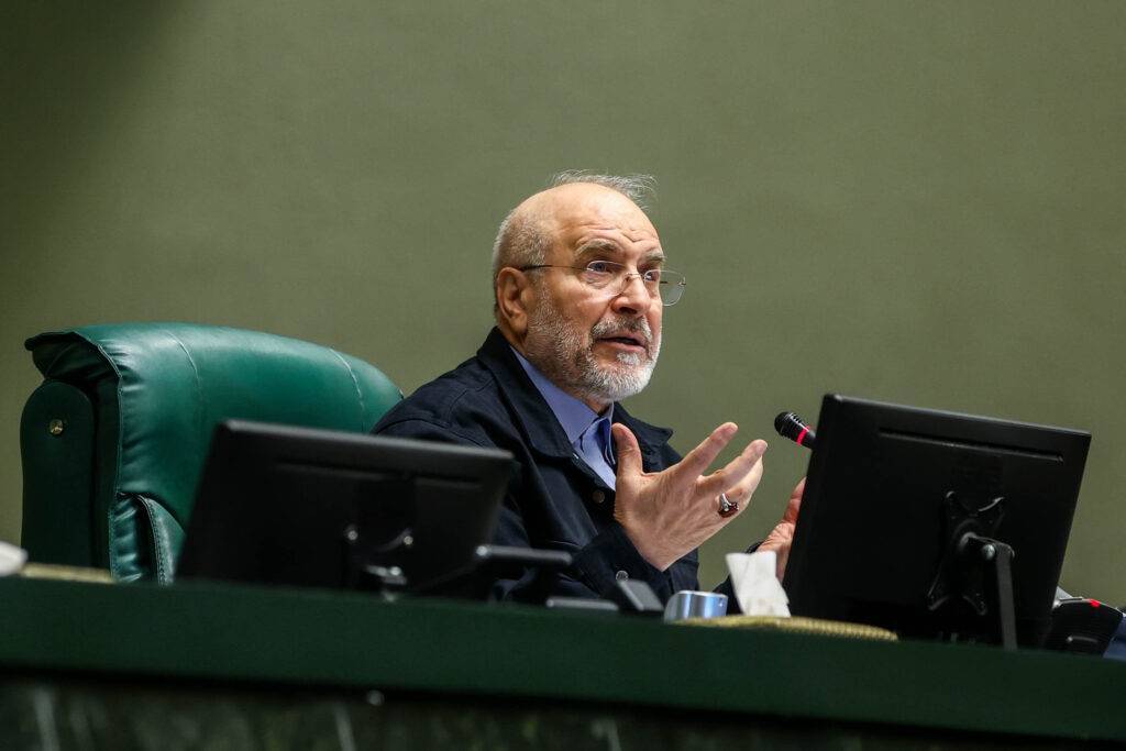 جلسه غیرعلنی با تیم اقتصادی دولت