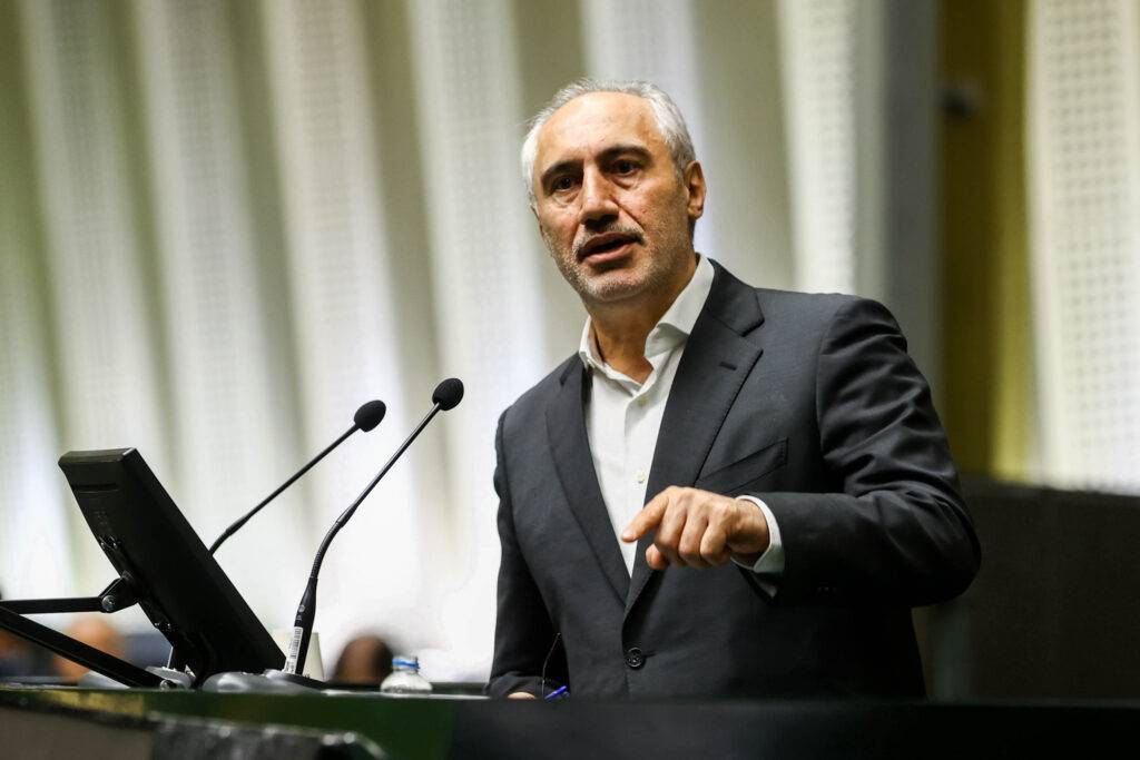 جلسه غیرعلنی با تیم اقتصادی دولت