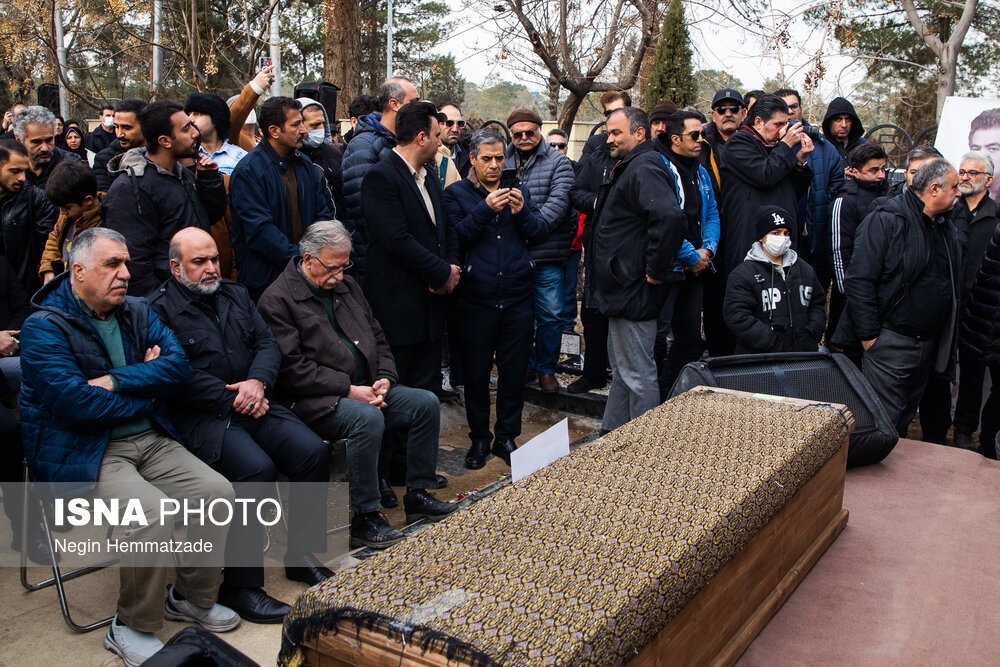 بدرقه پیکر «رضا رویگری» بدرقه پیکر «رضا رویگری»