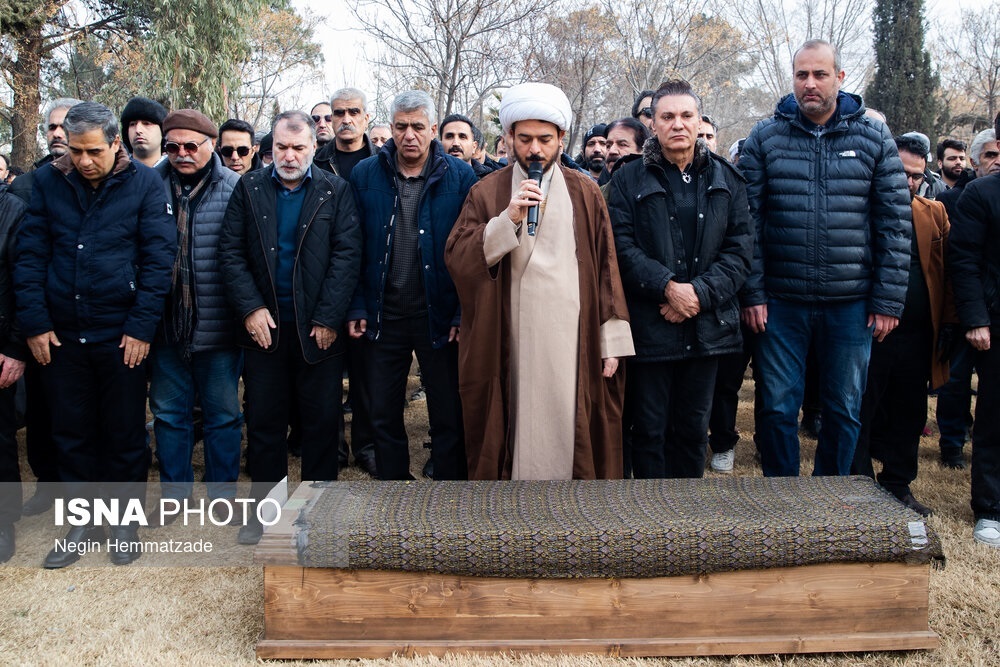 بدرقه پیکر «رضا رویگری» بدرقه پیکر «رضا رویگری»