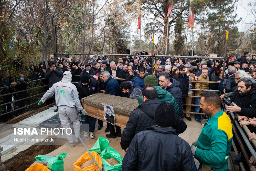 بدرقه پیکر «رضا رویگری» بدرقه پیکر «رضا رویگری»