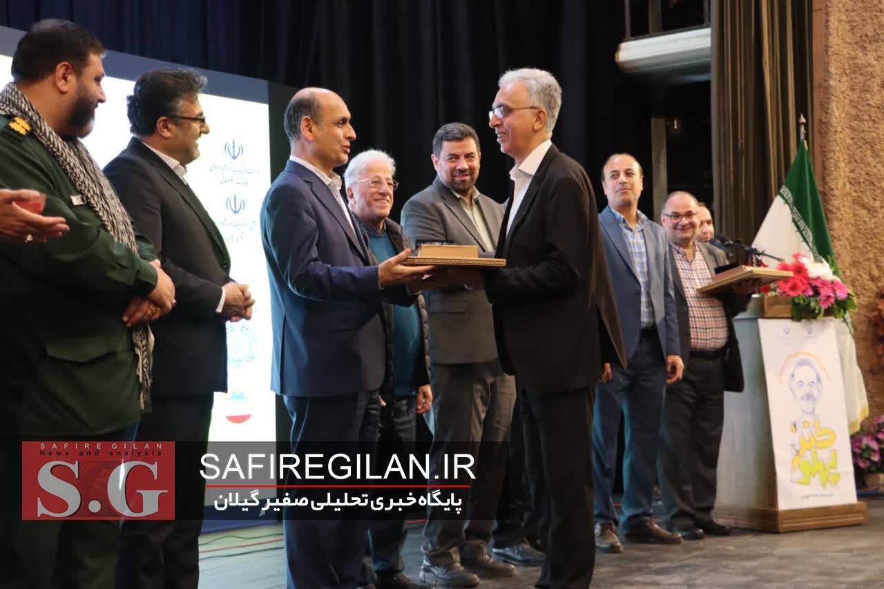 تجلیل از برگزیدگان نهمین جشنواره ملی «طنز پهلو» در فومن با شرکت ادیبان و مقامات استانی