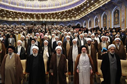 رهبر انقلاب : مهمترین وظیفه حوزه، زمینه‌سازی برای تمدن نوین اسلامی است