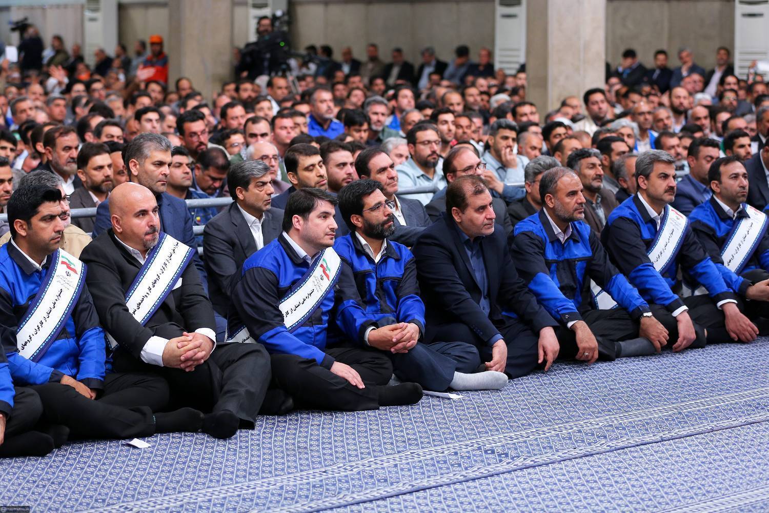 اشتباه سهوی یا توهین به پرچم: مگر وزارت تعاون،کار و رفاه اجتماعی بازرسی ندارد؟ روابط عمومی ندارد؟ دفتر وزارتی ندارد؟
