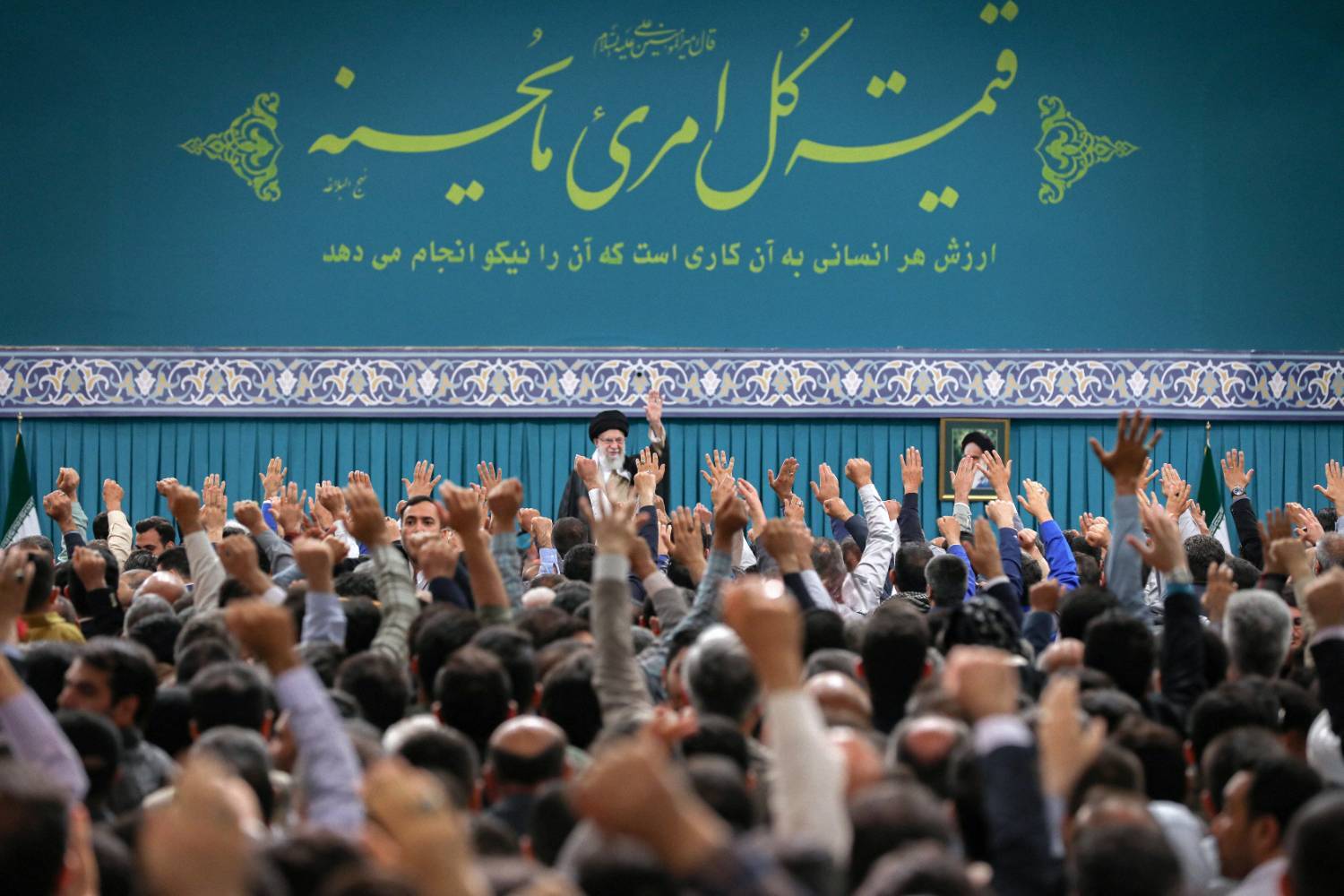 انتقاد رهبری از لغو ممنوعیت واردات کالای مشابه داخلی