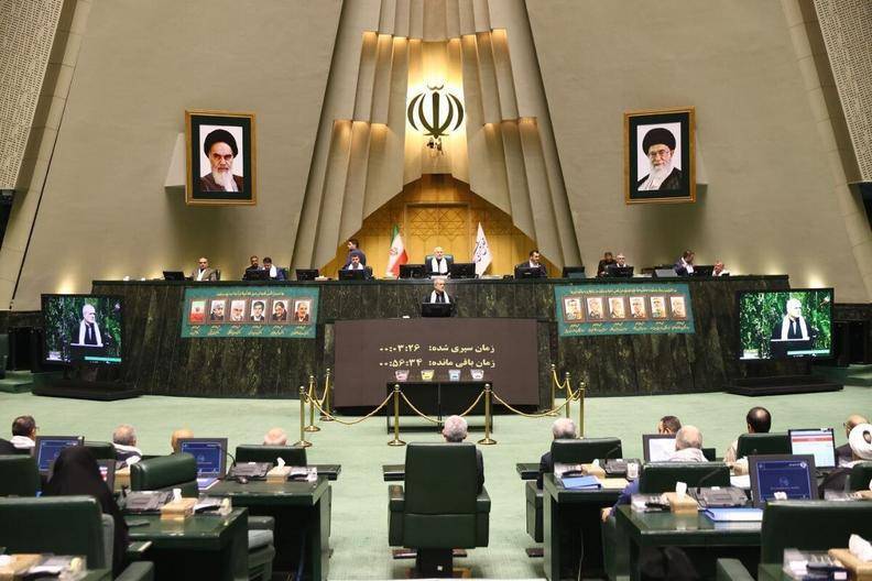 مخالفان و موافقان مدنی زاده ، نامزد وزارت اقتصاد در جلسه رای اعتماد چه گفتند؟ + میزان آرای مثبت و منفی و ممتنع