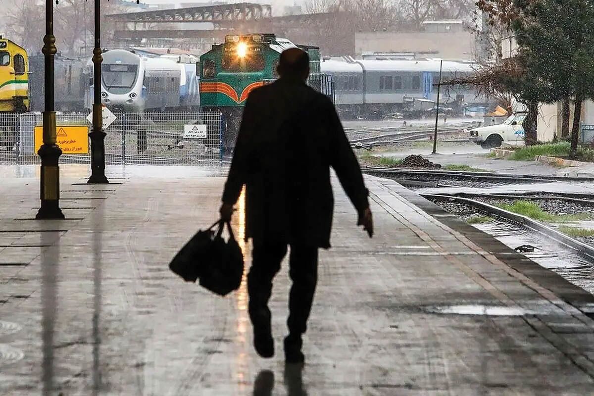 عدم توانمندی لازم در شبکه ریلی و پشتیبانی ضعیف شبکه راه‏‌آهن کشور از سفرهای ناگهانی در جنگ ۱۲روزه