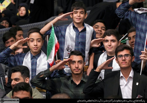 دیدار رهبر با دانش آموزان و دانشجویان دیدار رهبر با دانش آموزان و دانشجویان