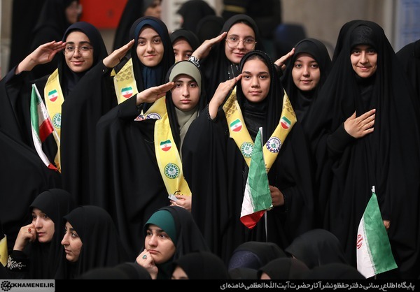 دیدار رهبر با دانش آموزان و دانشجویان دیدار رهبر با دانش آموزان و دانشجویان