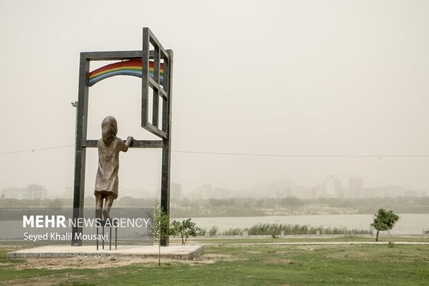 خوزستان زیر سایه دود؛از آلودگی عوامل انسانی تا آلودگی صنعتی و طبیعی خوزستان زیر سایه دود؛از آلودگی عوامل انسانی تا آلودگی صنعتی و طبیعی