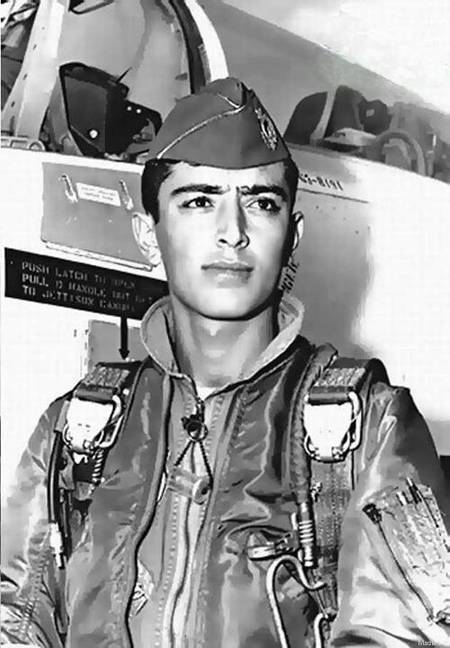 نگاهی به زندگی سیدعلی اقبال دوگاهه: خلبان شهیدی که در اسارت به دو نیمه شد + دزدان محترم بیت المال، لطفا 5 دقیقه از وقت شان را صرف مطالعه متن حاضر کنند نگاهی به زندگی سیدعلی اقبال دوگاهه: خلبان شهیدی که در اسارت به دو نیمه شد + دزدان محترم بیت المال، لطفا 5 دقیقه از وقت شان را صرف مطالعه متن حاضر کنند