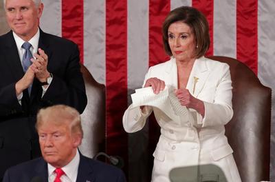 واکنش جنجالی نانسی پلوسی به سخنرانی ترامپ در کنگره